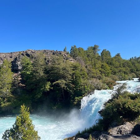 Domo Conguillio Conecta Con Tu Energia Sagrada Junto Al Salto Truful Truful Con Una Vista Majestuosa Que Podras Disfrutar En Una Tinaja Una Experiencia Que Alineara Tu Espiritu Y Tu Energia Interior Vivelo メリペウコ エクステリア 写真