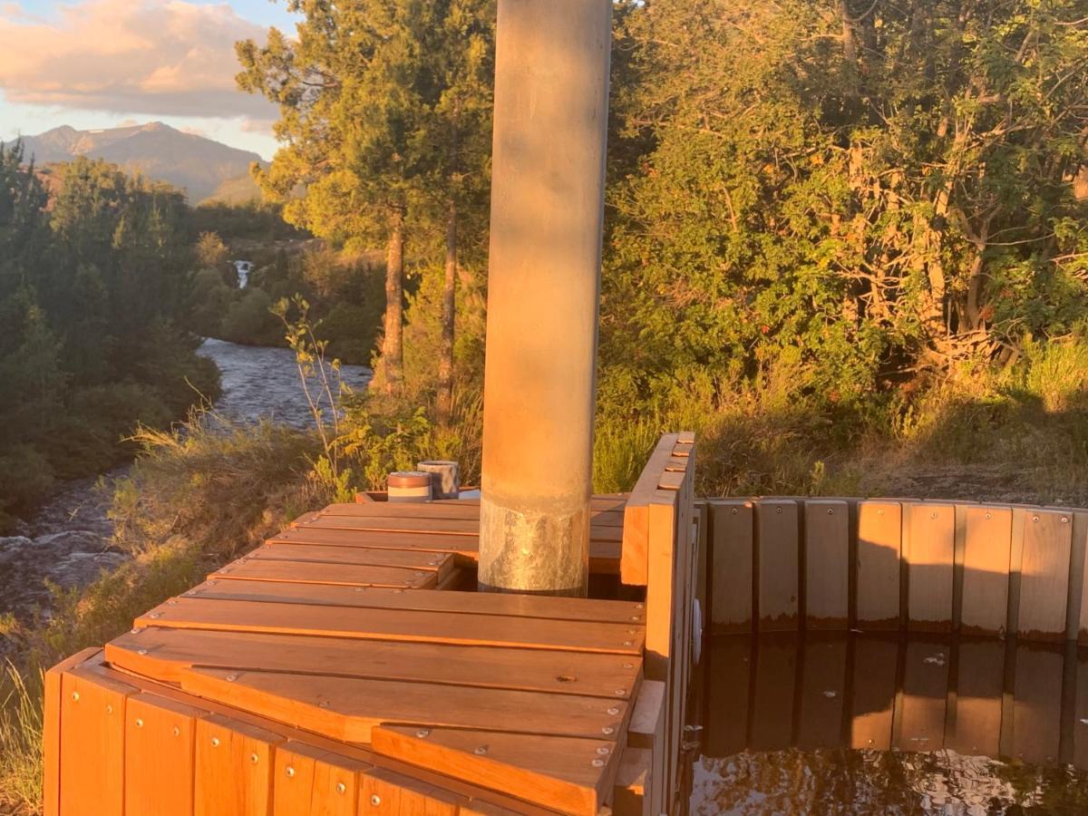 Domo Conguillio Conecta Con Tu Energia Sagrada Junto Al Salto Truful Truful Con Una Vista Majestuosa Que Podras Disfrutar En Una Tinaja Una Experiencia Que Alineara Tu Espiritu Y Tu Energia Interior Vivelo メリペウコ エクステリア 写真