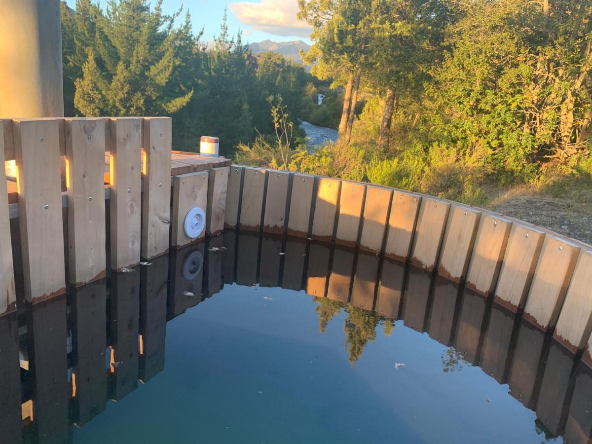 Domo Conguillio Conecta Con Tu Energia Sagrada Junto Al Salto Truful Truful Con Una Vista Majestuosa Que Podras Disfrutar En Una Tinaja Una Experiencia Que Alineara Tu Espiritu Y Tu Energia Interior Vivelo メリペウコ エクステリア 写真