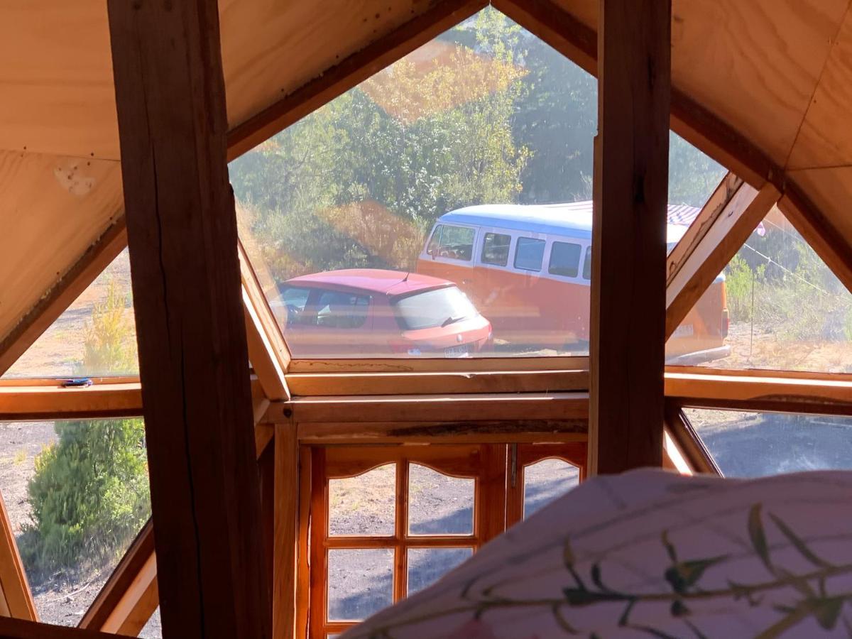 Domo Conguillio Conecta Con Tu Energia Sagrada Junto Al Salto Truful Truful Con Una Vista Majestuosa Que Podras Disfrutar En Una Tinaja Una Experiencia Que Alineara Tu Espiritu Y Tu Energia Interior Vivelo メリペウコ エクステリア 写真