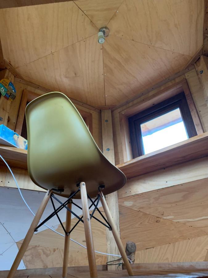 Domo Conguillio Conecta Con Tu Energia Sagrada Junto Al Salto Truful Truful Con Una Vista Majestuosa Que Podras Disfrutar En Una Tinaja Una Experiencia Que Alineara Tu Espiritu Y Tu Energia Interior Vivelo メリペウコ エクステリア 写真