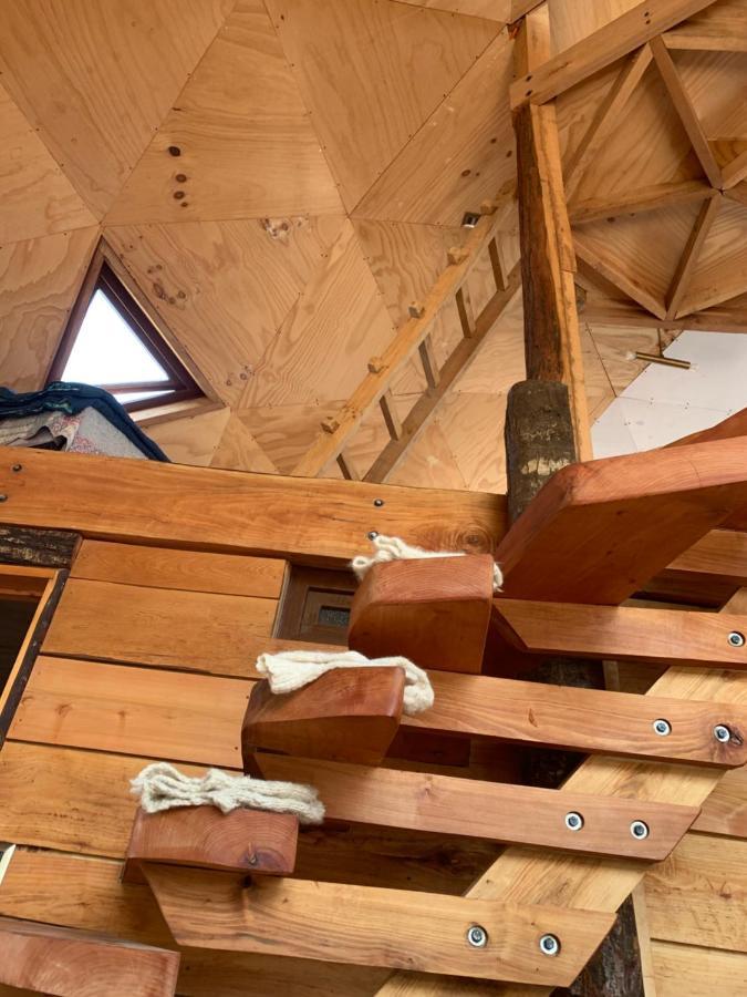 Domo Conguillio Conecta Con Tu Energia Sagrada Junto Al Salto Truful Truful Con Una Vista Majestuosa Que Podras Disfrutar En Una Tinaja Una Experiencia Que Alineara Tu Espiritu Y Tu Energia Interior Vivelo メリペウコ エクステリア 写真