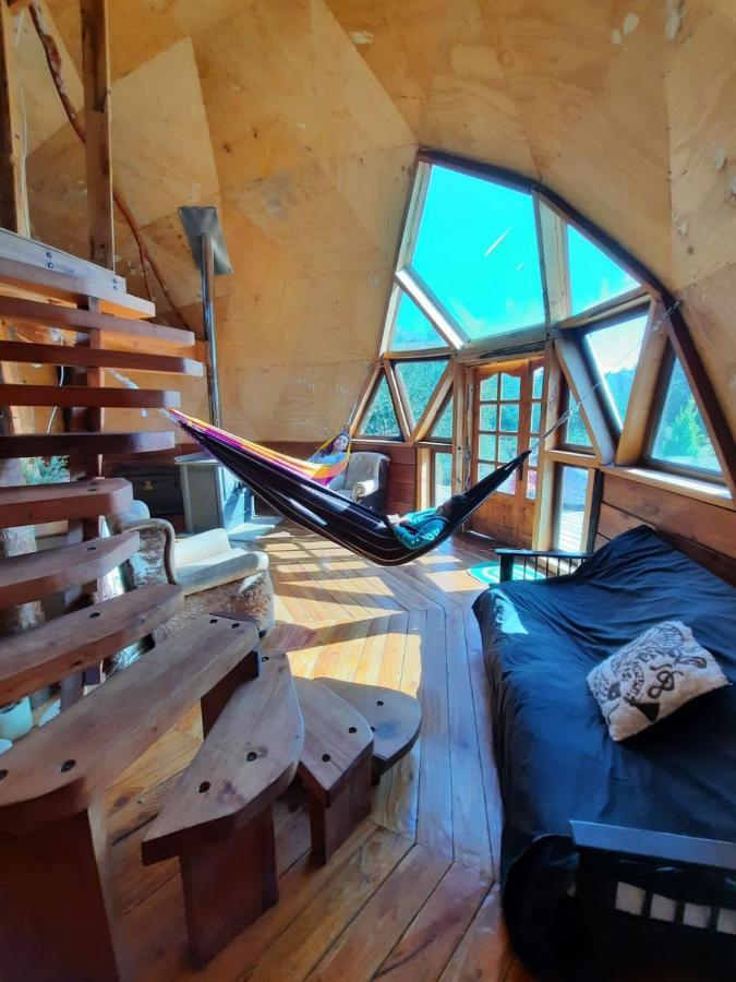 Domo Conguillio Conecta Con Tu Energia Sagrada Junto Al Salto Truful Truful Con Una Vista Majestuosa Que Podras Disfrutar En Una Tinaja Una Experiencia Que Alineara Tu Espiritu Y Tu Energia Interior Vivelo メリペウコ エクステリア 写真